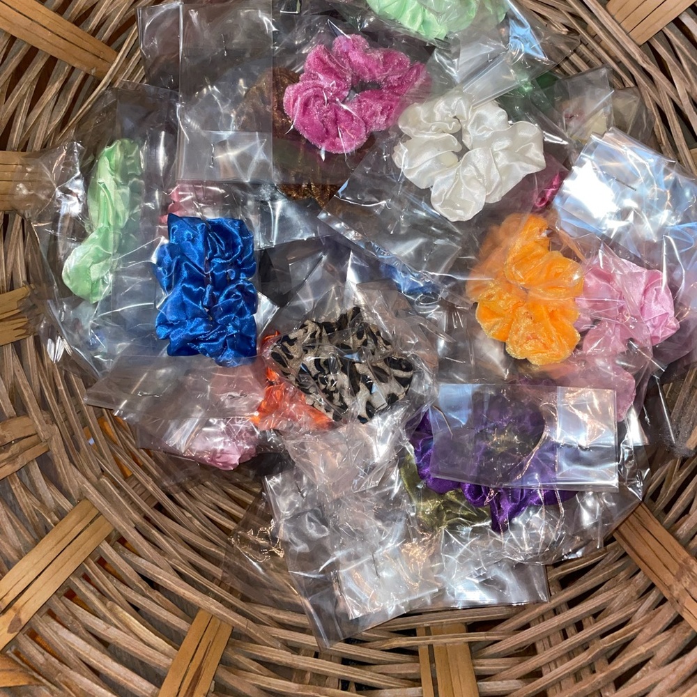 Mystery scrunchies